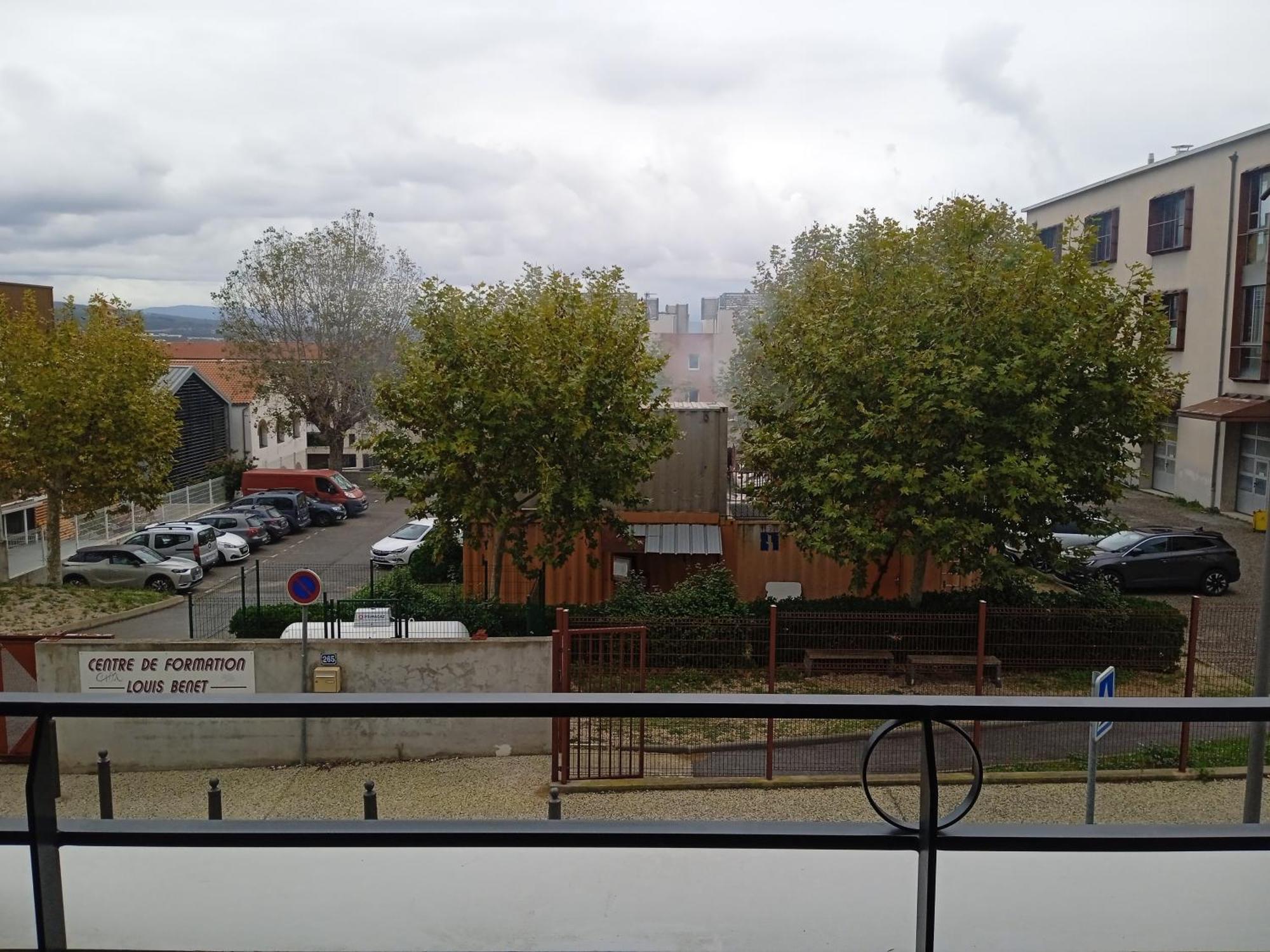 Appartement Neuf Paisible Avec Parking Proche Du Vieux Port Et Des Calanques *