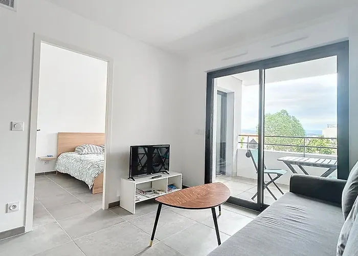 Appartement Neuf Paisible Avec Parking Proche Du Vieux Port Et Des Calanques