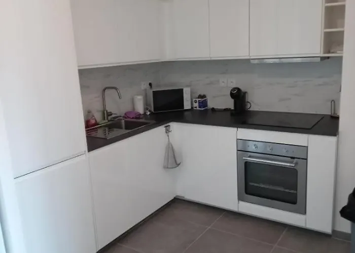 Appartement Neuf Paisible Avec Parking Proche Du Vieux Port Et Des Calanques