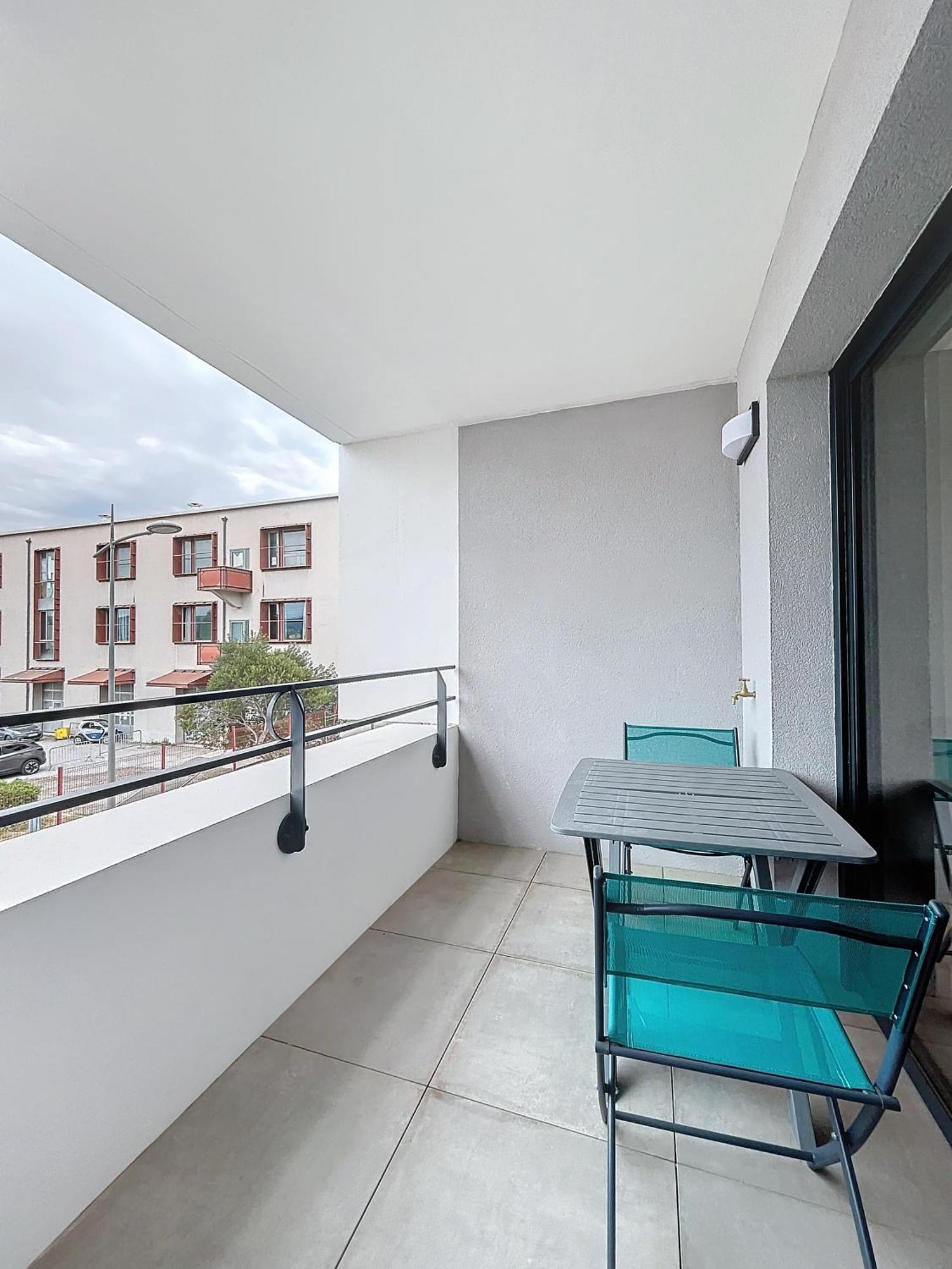 Apartment Neuf Paisible Avec Parking Proche Du Vieux Port Et Des Calanques *