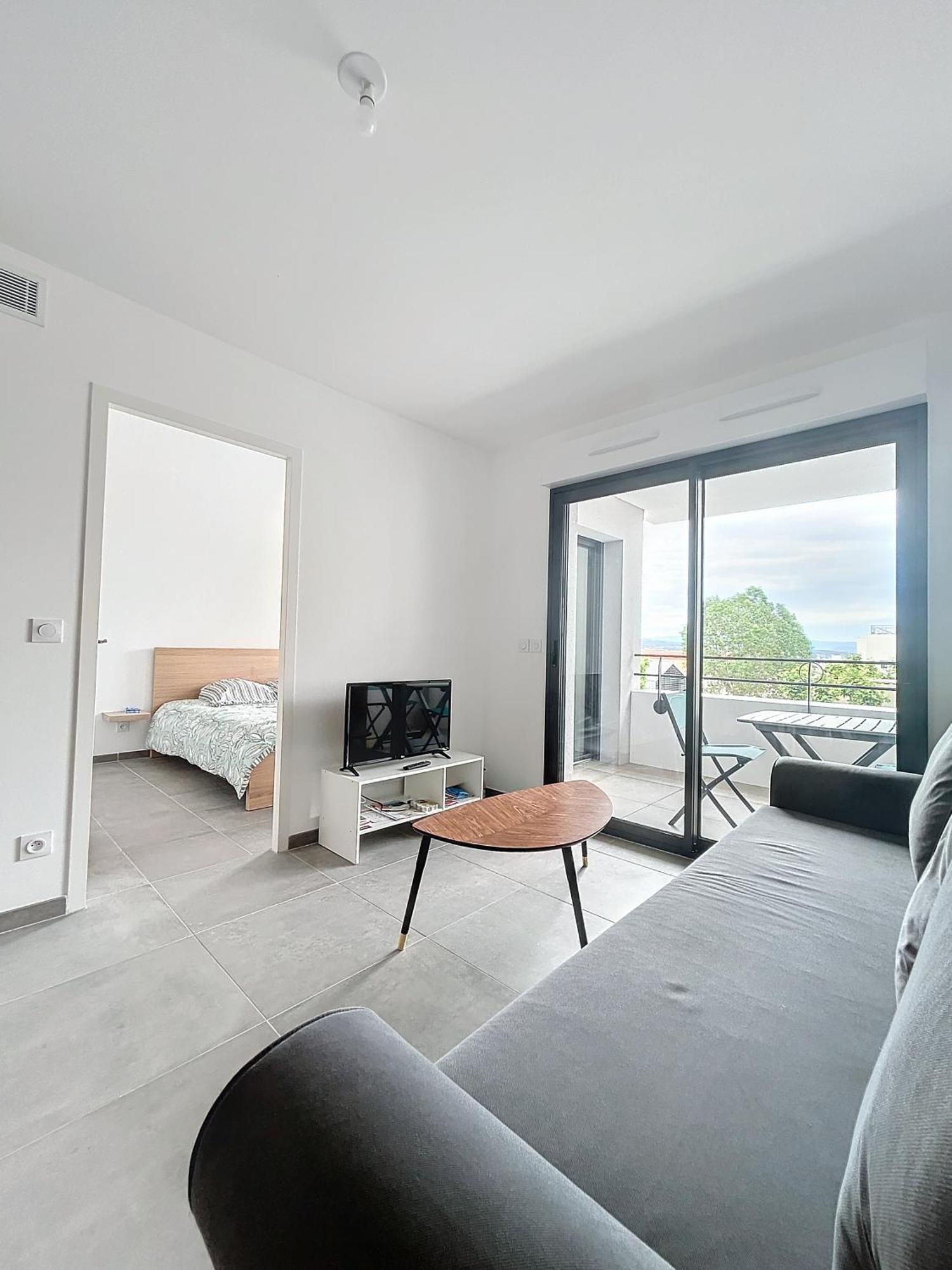 Neuf Paisible Avec Parking Proche Du Vieux Port Et Des Calanques *